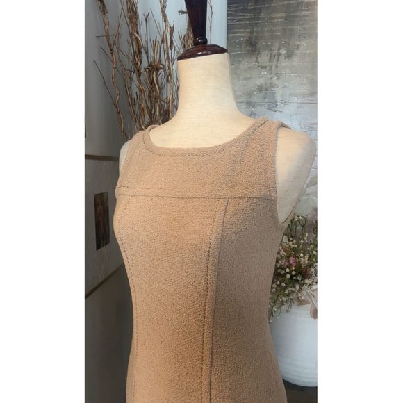 🚫SOLD🚫 St. John camel colored tweed knit aline dress size 2 - Picture 2 of 7